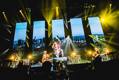 Novelbright「大阪城公園で交わした約束『2年以内にあっちで会いましょう』を実現するワンマンat大阪城ホール」の様子。（撮影：ホリウチレイ）