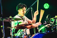 ねぎ（Dr）（撮影：ホリウチレイ）