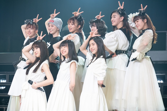 新メンバーの桜木心菜、小久保柚乃、風見和香(下段左から)を迎えて9人体制となったエビ中。