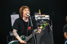 横山健（Vo, G）（Photo by Teppei Kishida）