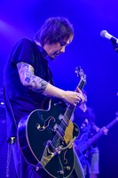 横山健（Vo, G）（Photo by Teppei Kishida）