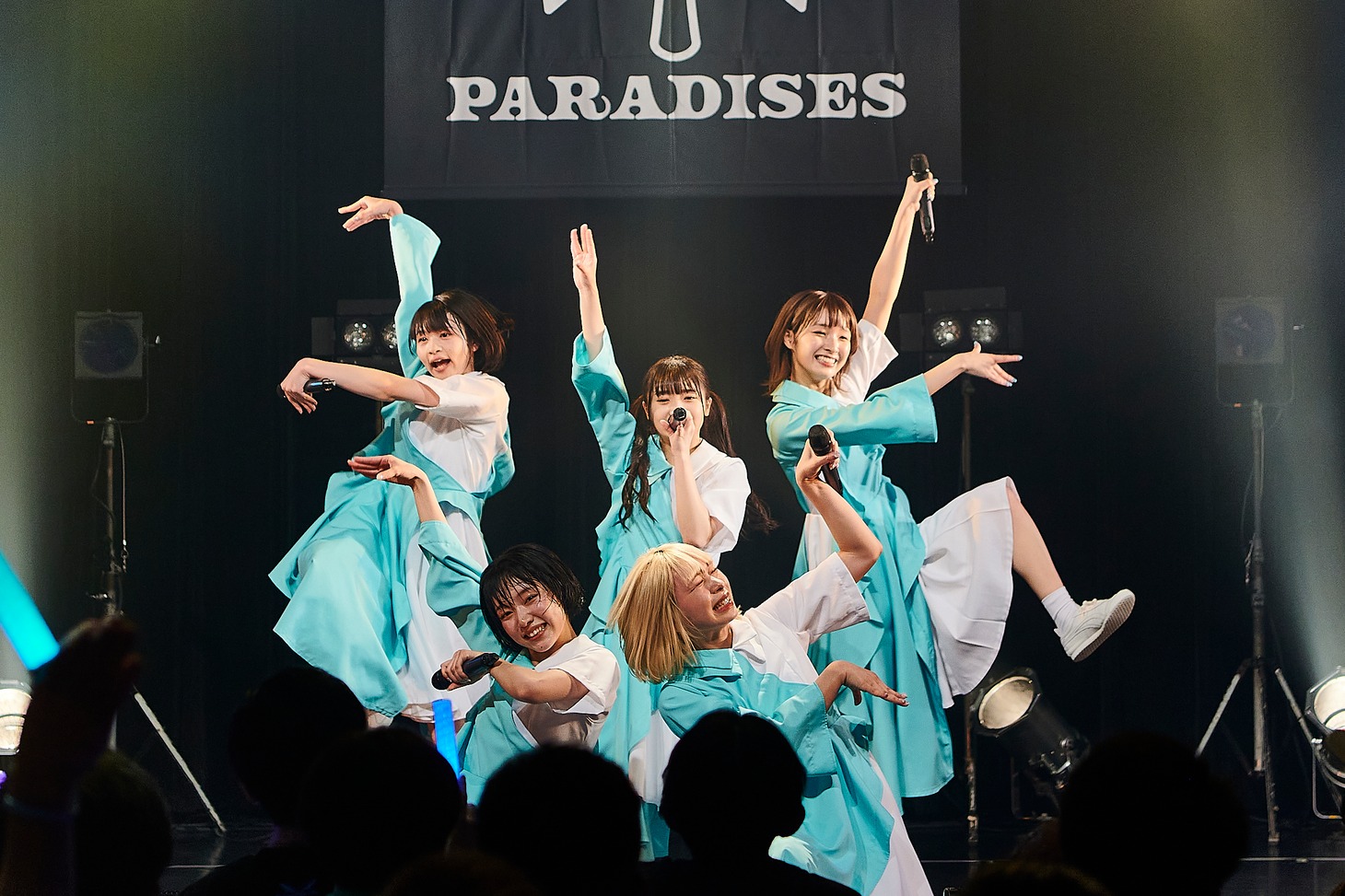 PARADISES（撮影：大橋祐希）