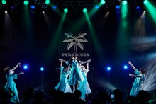 PARADISES（撮影：大橋祐希）