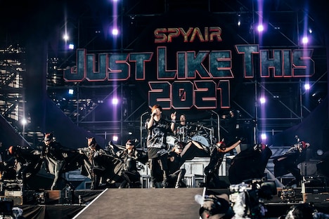 SPYAIR「JUST LIKE THIS 2021」の様子。