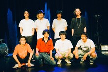 上段がSuiseiNoboAz、下段が崎山蒼志（右から2人目）、NOT WONK。（撮影：Kana Tarumi）