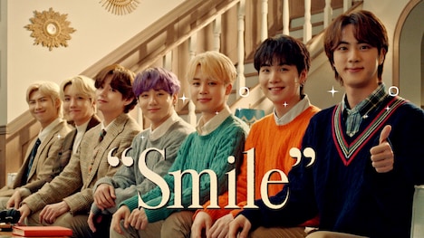 「XYLITOL×BTS Smile Sofa」編より。