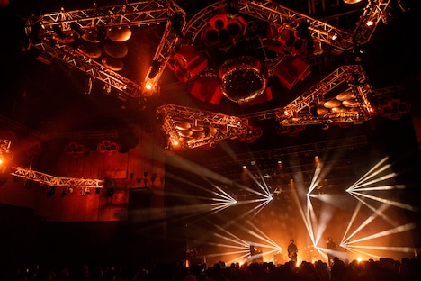 THE NOVEMBERS「Tour -At The Beginning-」東京・USEN STUDIO COAST公演の様子。（撮影：河本悠貴、Susie）