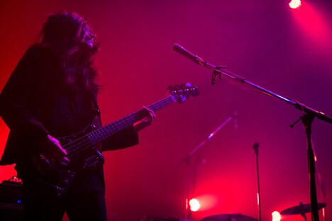 高松浩史（B）（撮影：河本悠貴、Susie）