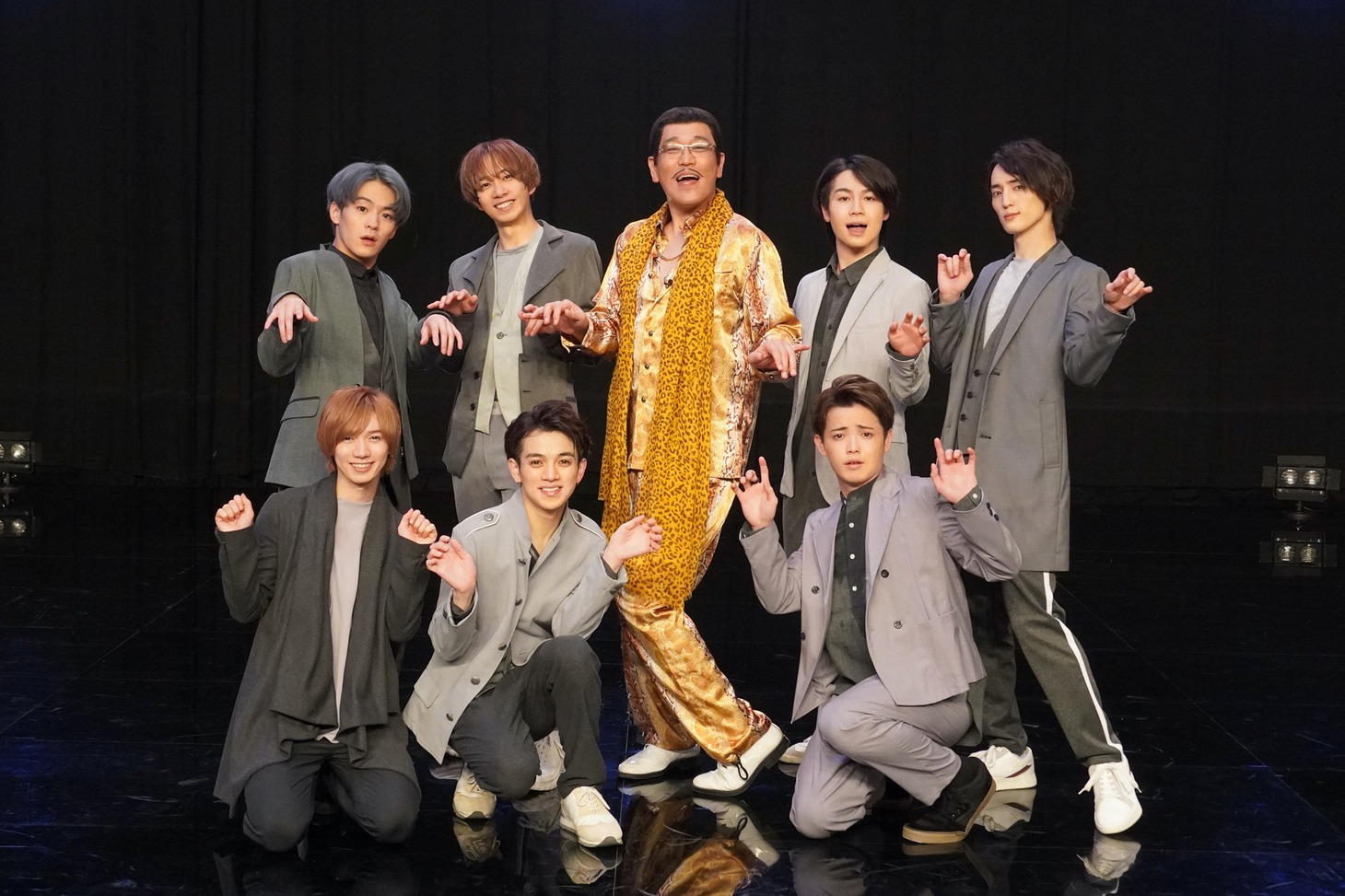 Travis Japanとピコ太郎。