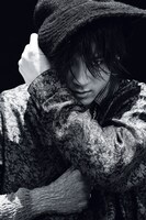 「装苑」2021年9月号「装苑男子
vol.41」より、山田裕貴。（撮影：神藤剛）