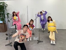 ももいろクローバーZと山本昇。(c)テレ玉