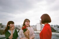 「私たちとワンピース」の撮影風景。