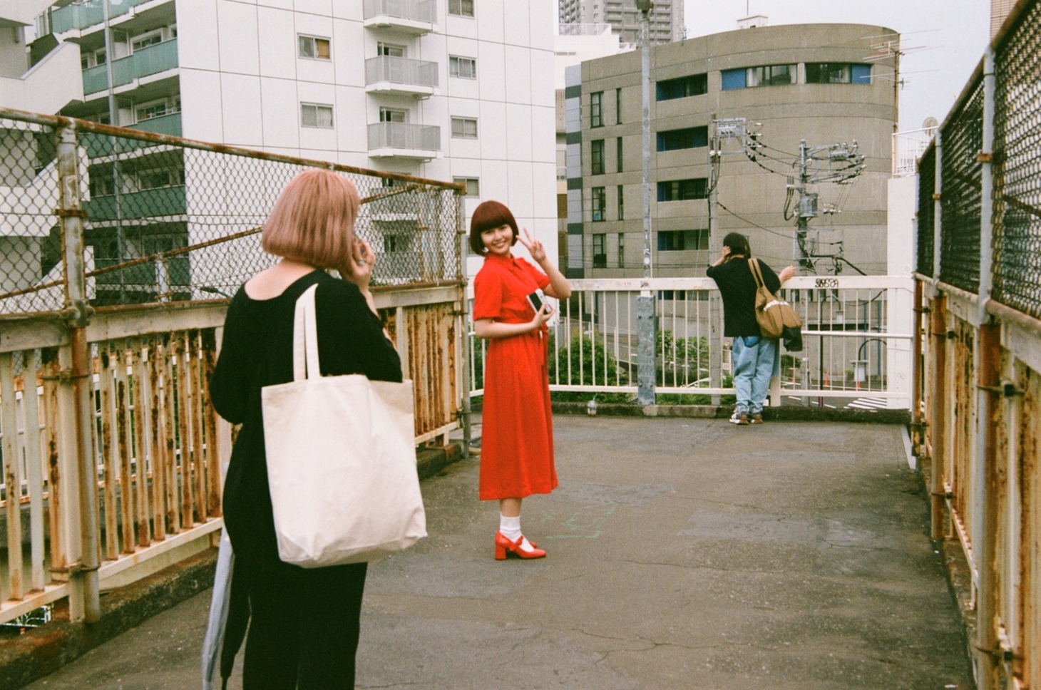 「私たちとワンピース」の撮影風景。