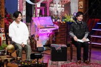 左から千葉雄大、田中圭。 (c)日本テレビ