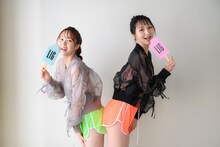 左から佐藤まりあ（フィロソフィーのダンス）、安藤笑（ex. Jewel☆Ciel）。