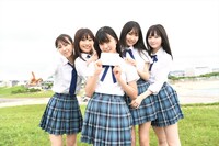 SKE48「あの頃の君を見つけた」ミュージックビデオのオフショット。(c)2021 Zest, Inc. / AEI