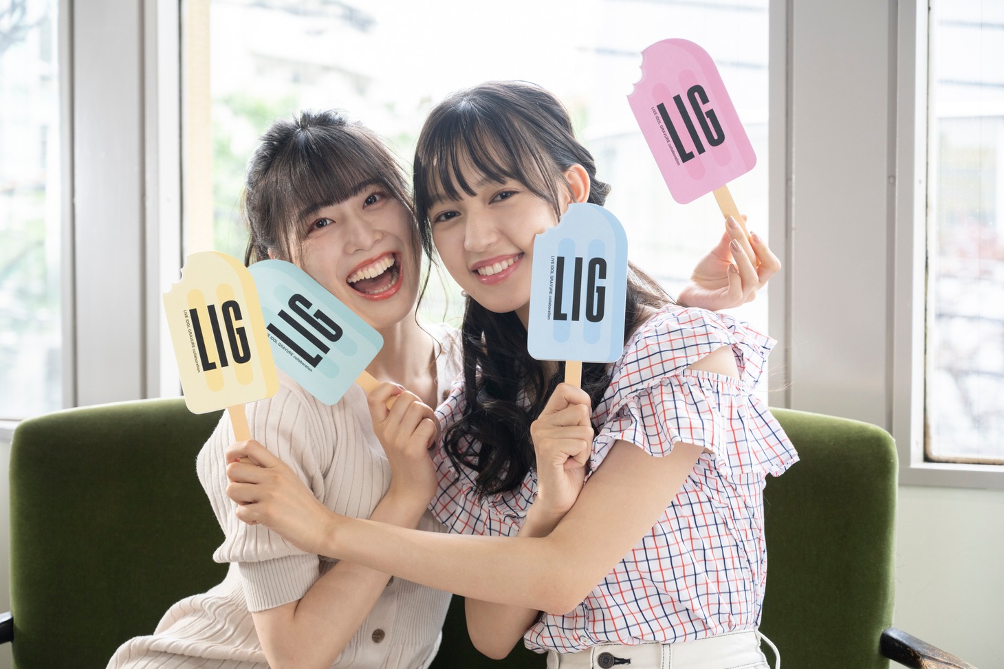左から茜空（ukka）、村星りじゅ（ukka）。