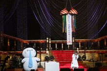 鈴木愛奈「Aina Suzuki 1st Live Tour ring A ring - はっぴーにゃーすでぃ♪ -」の様子。