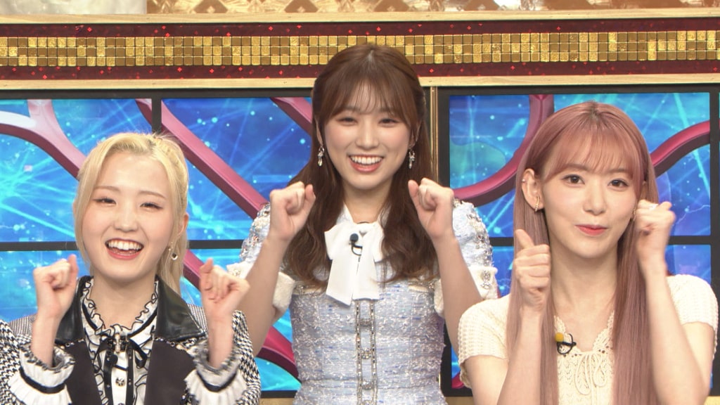 左から本田仁美（AKB48）、矢吹奈子（HKT48）、宮脇咲良。(c)TBS - 元 