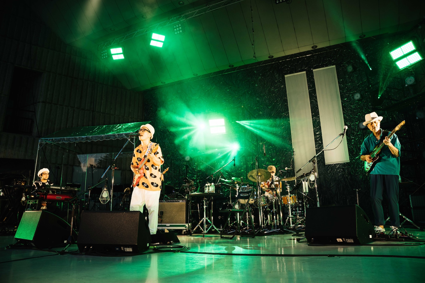 ハナレグミ「ツアー発光帯 ～in the moon light～」の様子。（Photo by RYO MITAMURA）