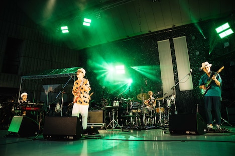 ハナレグミ「ツアー発光帯 ～in the moon light～」の様子。（Photo by RYO MITAMURA）