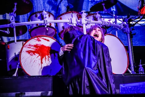 演劇中のワンシーン。（撮影：菅沼剛弘）