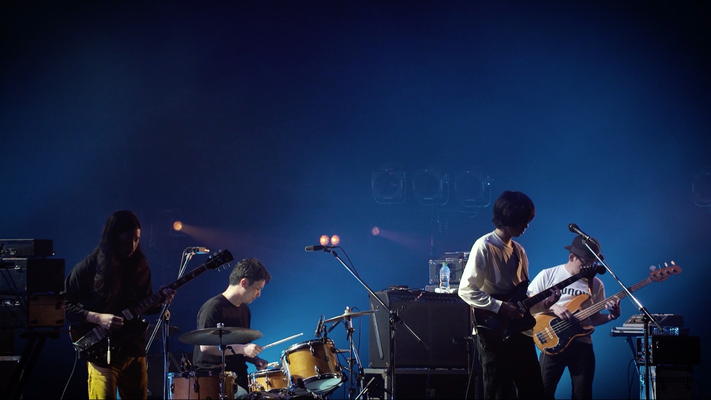 OGRE YOU ASSHOLE「記憶に残らない」ライブ映像より。