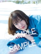 田村保乃1st写真集「一歩目」書店限定ポストカード(コーチャンフォー版)のサンプル画像。(Photo by Takeo Dec. )