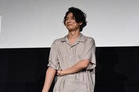 [Alexandros]の川上洋平（Vo, G）。