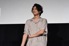 [Alexandros]の川上洋平（Vo, G）。