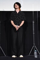 [Alexandros]の磯部寛之（B, Cho）。