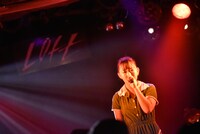 ATOMIC MINISTRYとしてパフォーマンスする朝倉みずほ。（撮影：畔柳純子）