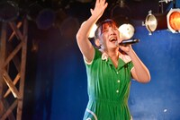 ATOMIC MINISTRYとしてパフォーマンスする朝倉みずほ。（撮影：畔柳純子）