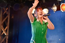 ATOMIC MINISTRYとしてパフォーマンスする朝倉みずほ。（撮影：畔柳純子）