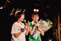 左から雨宮未來（NaNoMoRaL）、朝倉みずほ。（撮影：畔柳純子）