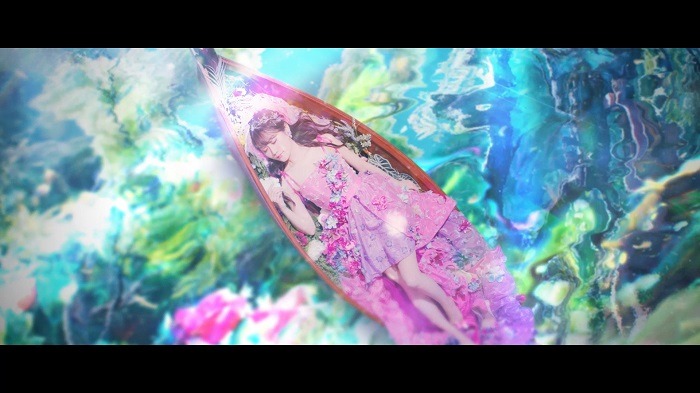 小倉唯「ハートフォレスト」ミュージックビデオより。