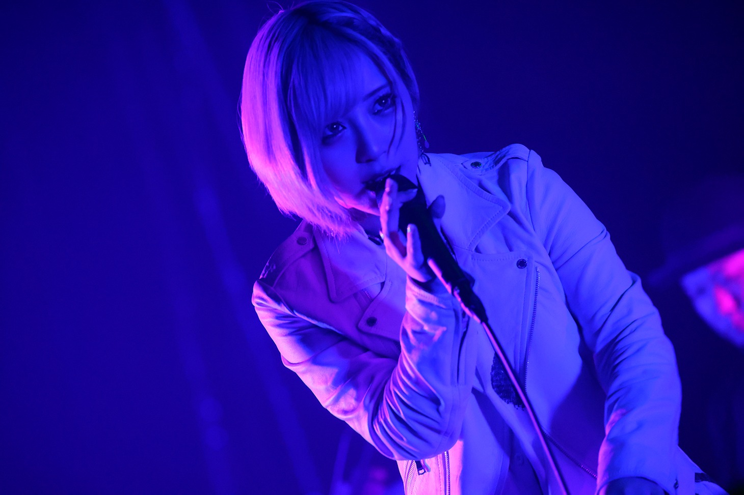 「ReoNa ONE-MAN Concert Tour "unknown" Live at PACIFICO YOKOHAMA」より。（撮影：平野タカシ）