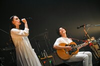 左からHANA、三船雅也。（Photo by Teppei Kishida）