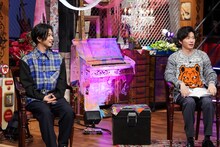 左から千葉雄大、田中圭。 (c)日本テレビ