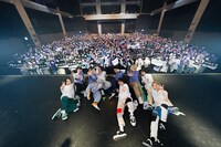 SUPER★DRAGONとBLUE。