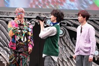 「五等分の花婿」街頭インタビューの様子。