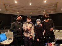 左からTERU、亀田誠治、PORIN、TAKURO。