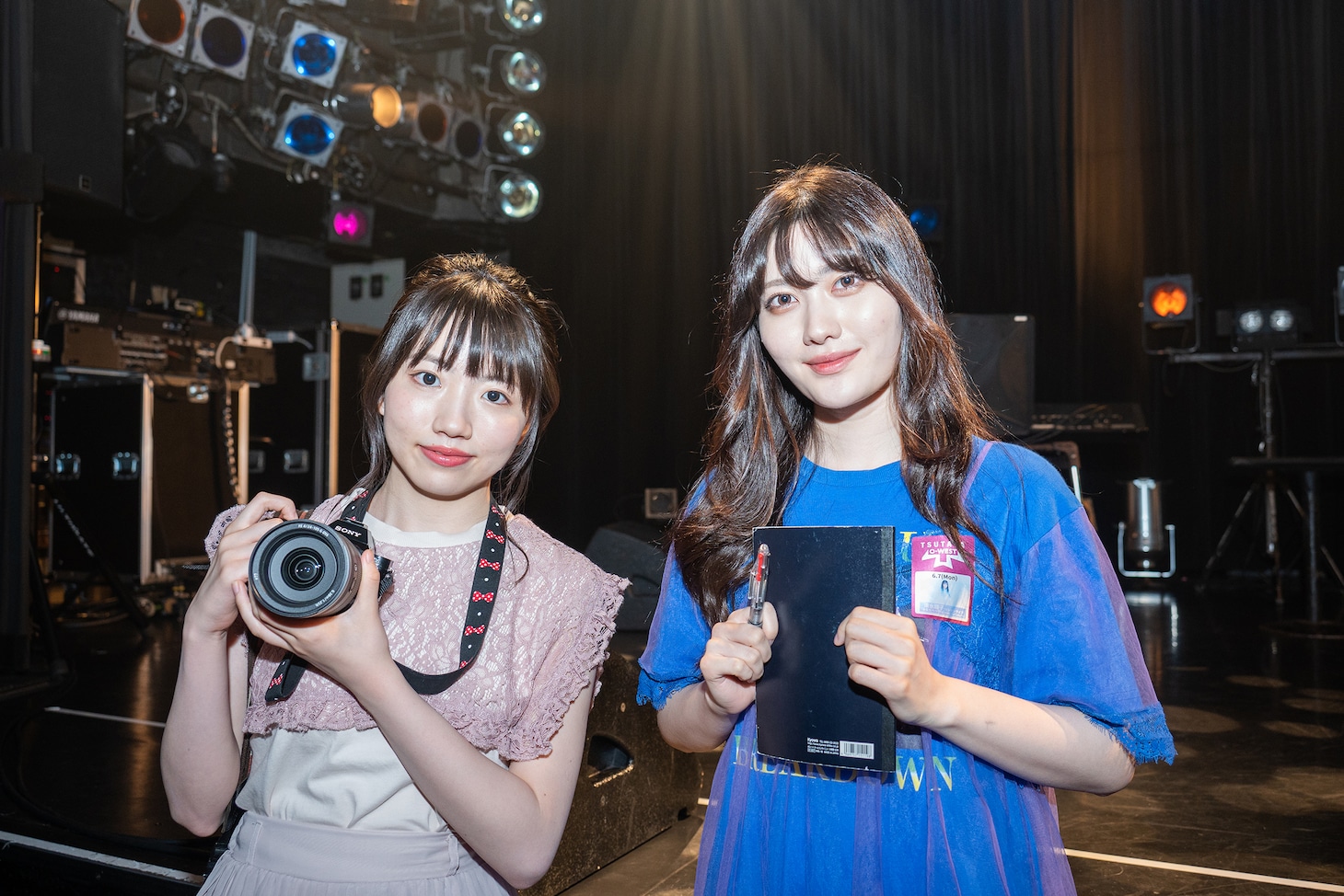 ライブ本番を前に意気込む大和明桜（左）と大塚望由（右）。（撮影：音楽ナタリー編集部）