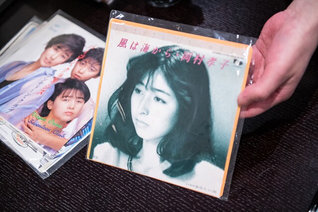 岡村孝子のソロデビュー曲「風は海から」も、やはり中嶋さんにとっては「石井浩郎の元・奥さんのレコード」。