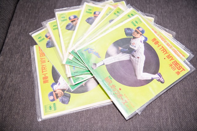 木田勇が入団1年目の1980年に発表した「青春・I TRY MY BEST」。B面にはキーボーディスト清水信之が作・編曲を手がけた「MR. ガッツポーズのテーマ」を収録。中嶋さんは当時の木田の背番号にちなんでこの7inchを16枚集めることを目標にしている。