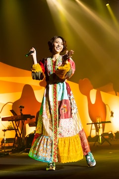 豊崎愛生 みんなに 心の栄養分 届けた幸せいっぱいのコンサート ライブレポート 音楽ナタリー 豊崎愛生 みんなに 心の栄養分 届けた幸せいっぱいのコンサート ライブレポート 音楽ナタリー