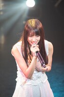 「ありがとう。好きだよ～」とファンに気持ちを込めながら歌う清水（本人談）。