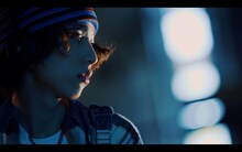 Kvi Baba「Fool in the Moon」ミュージックビデオのサムネイル。