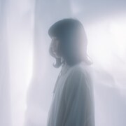 笹川真生「サニーサイドへようこそ」MV公開、週末にはスタジオライブ映像も
