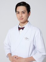 吉野北人演じる赤松幸太郎。